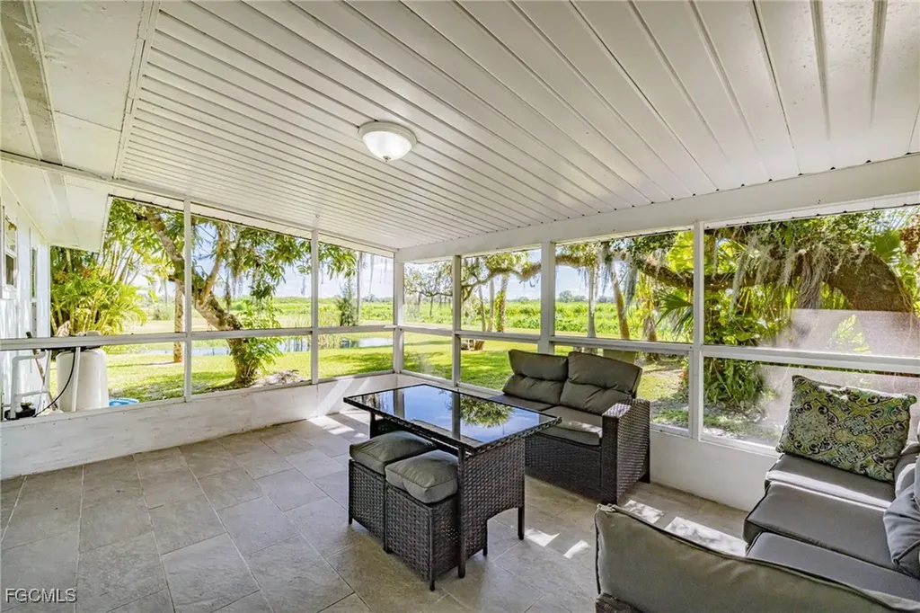 19481/483 S River Road Alva FL 33920