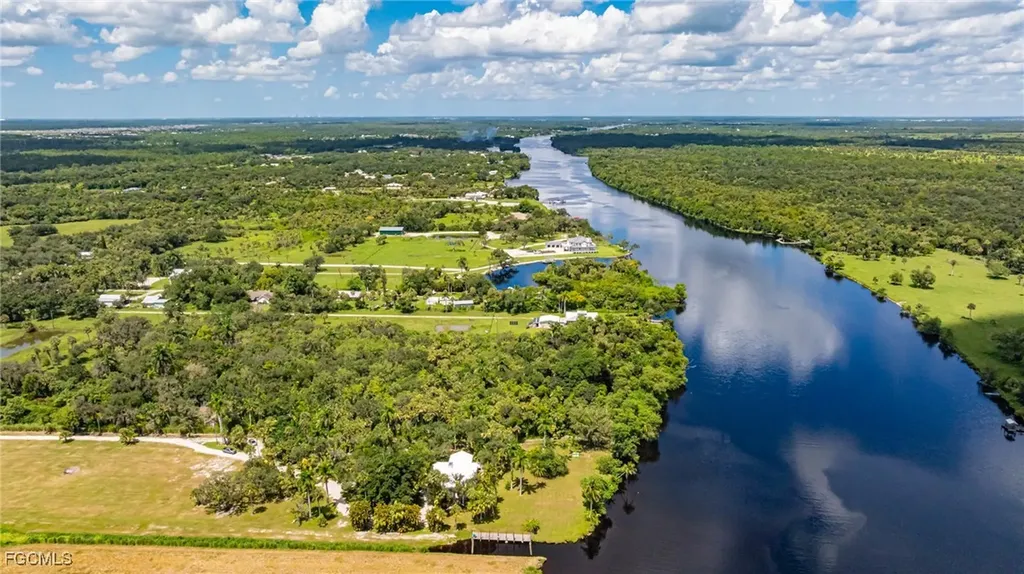 19481/483 S River Road Alva FL 33920