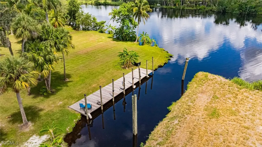 19481/483 S River Road Alva FL 33920