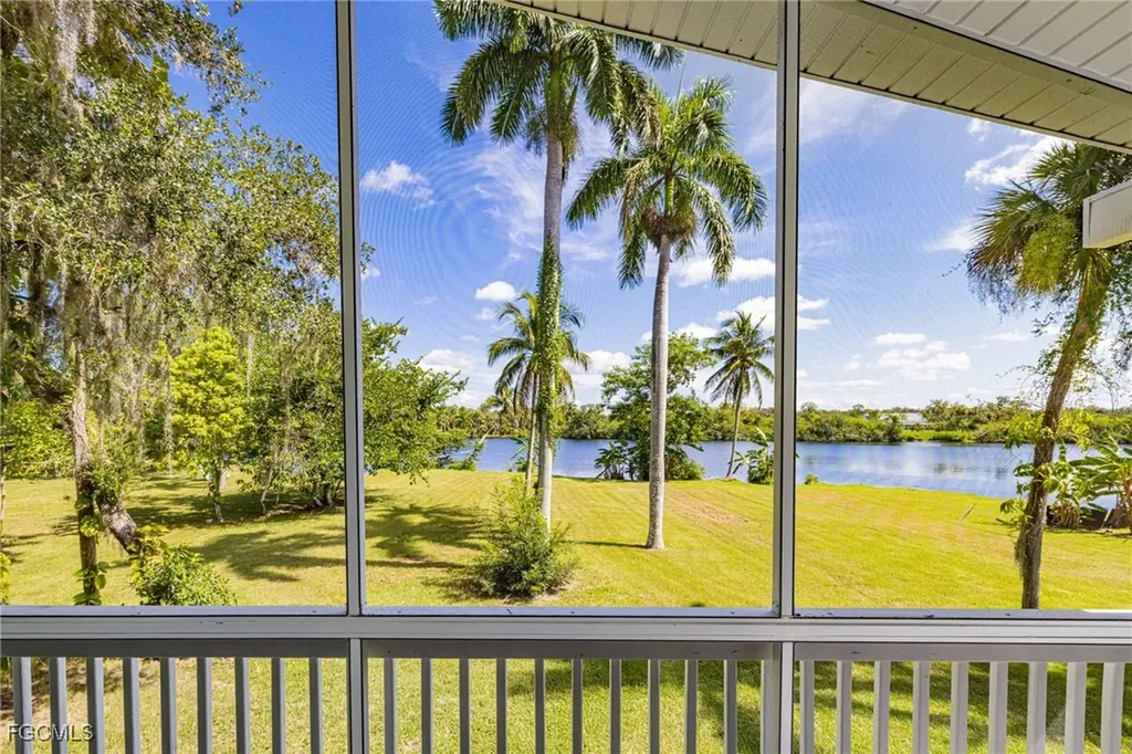 19481/483 S River Road Alva FL 33920