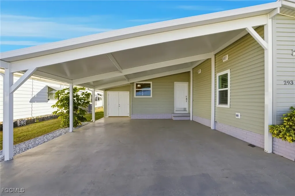 14736 Patrick Henry Road North Fort Myers FL 33917