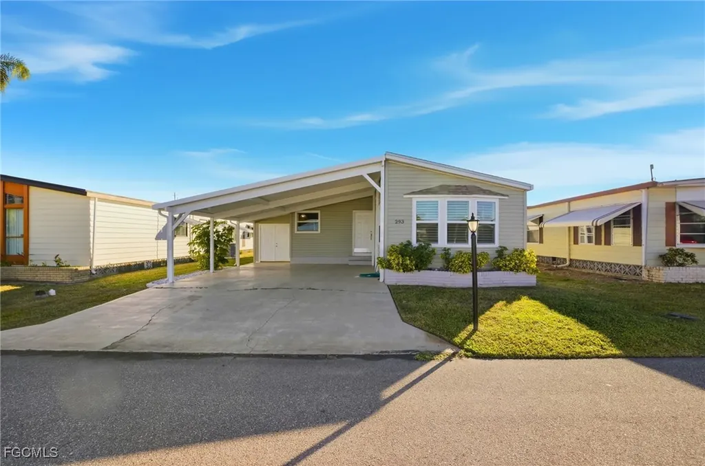 14736 Patrick Henry Road North Fort Myers FL 33917