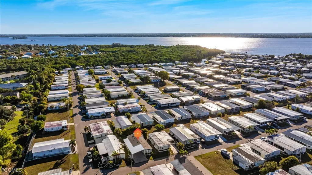 14736 Patrick Henry Road North Fort Myers FL 33917