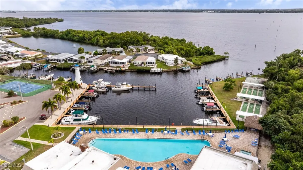 14736 Patrick Henry Road North Fort Myers FL 33917