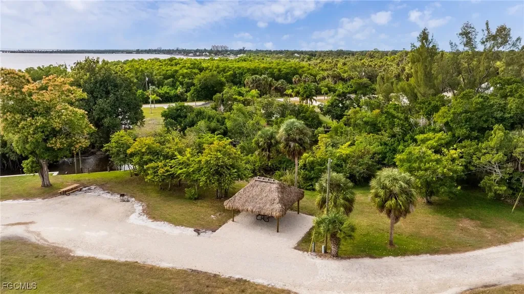 14736 Patrick Henry Road North Fort Myers FL 33917