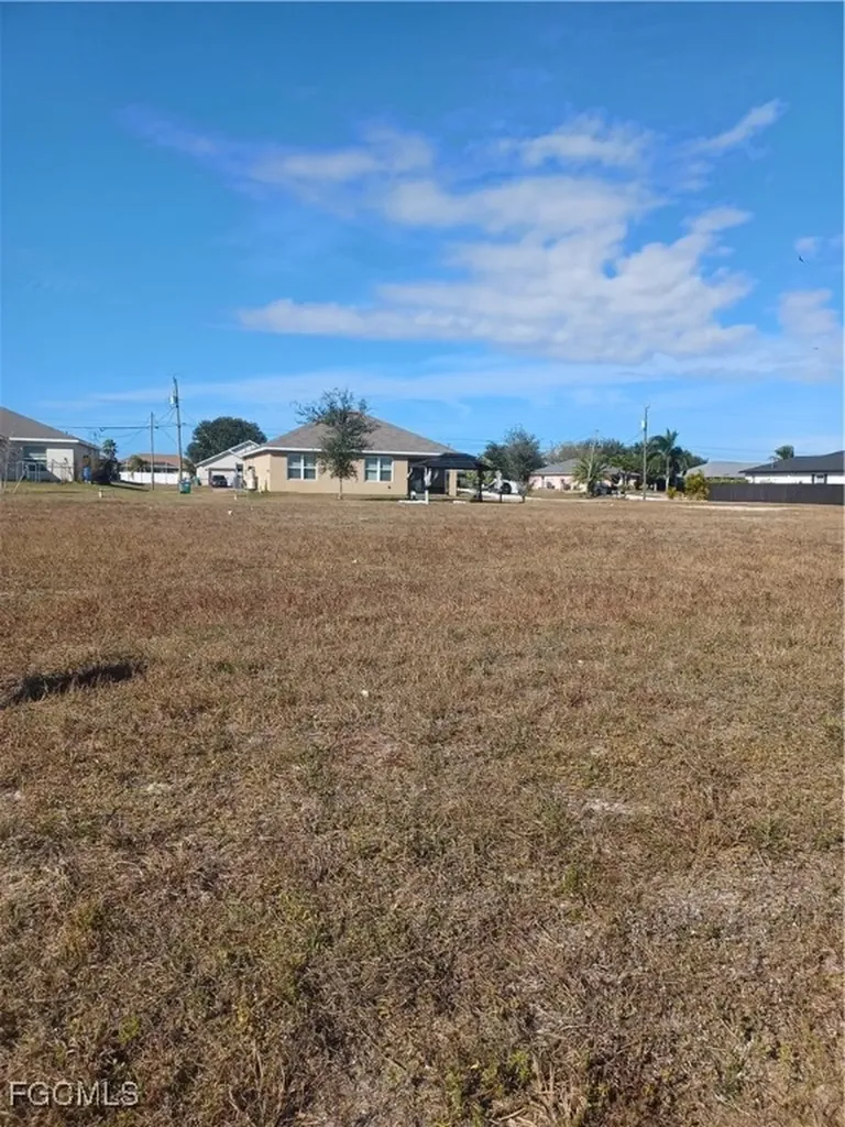 3024 NW 3rd Avenue Cape Coral FL 33993