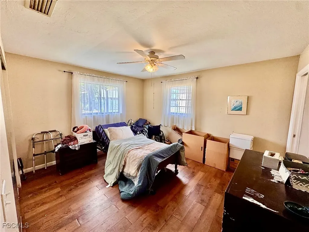 214 NE 9th Court Cape Coral FL 33909