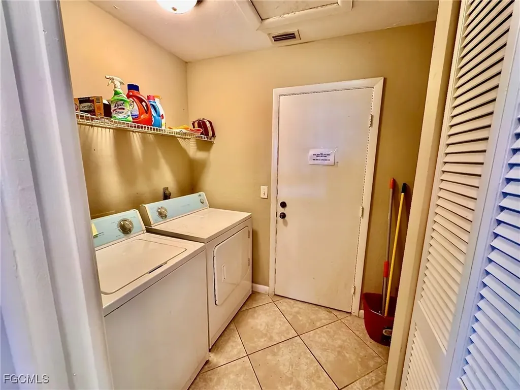 214 NE 9th Court Cape Coral FL 33909