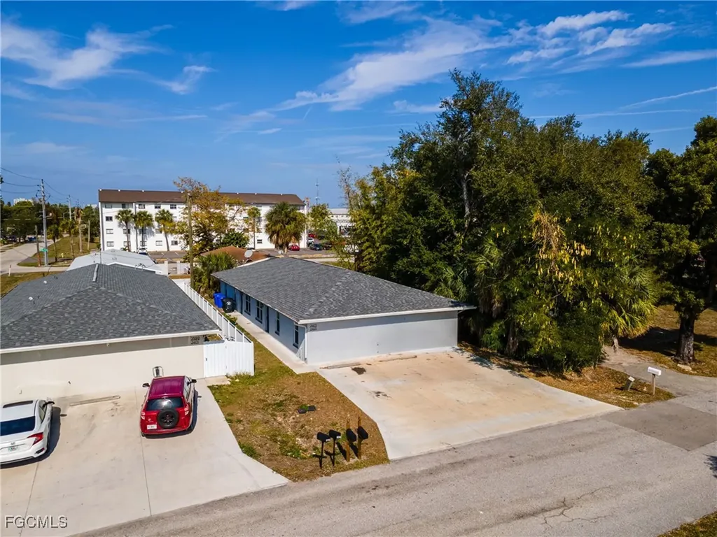 2405 Maple Avenue Fort Myers FL 33901