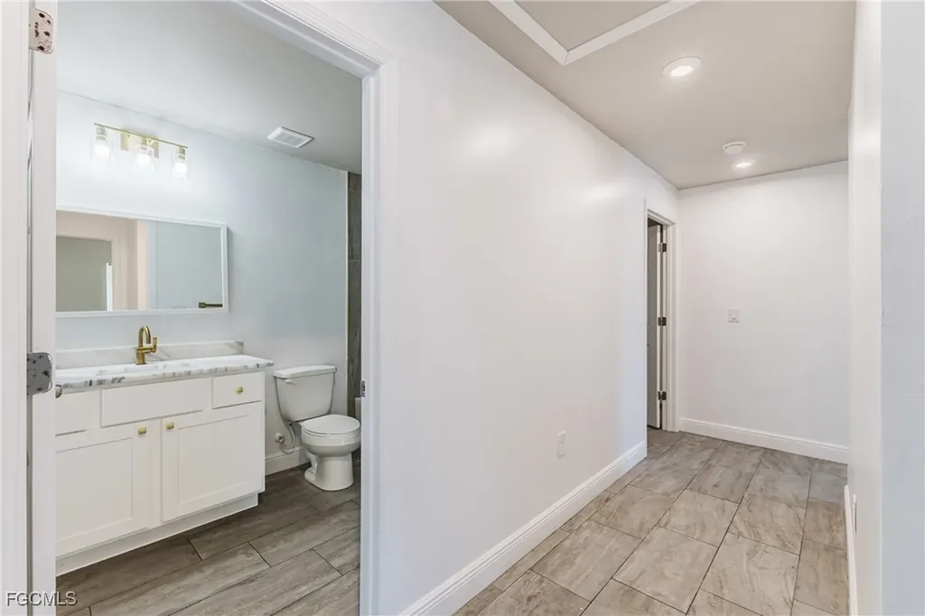 2405 Maple Avenue Fort Myers FL 33901