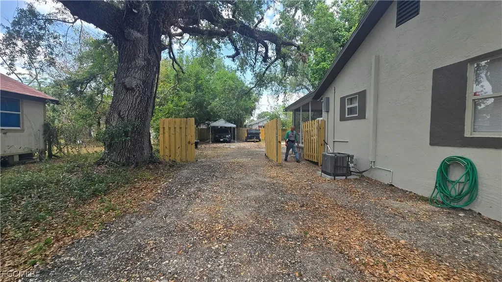 2357 Crawford Street Fort Myers FL 33901