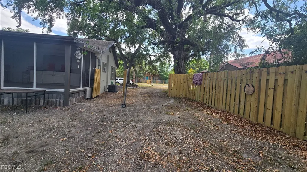 2357 Crawford Street Fort Myers FL 33901