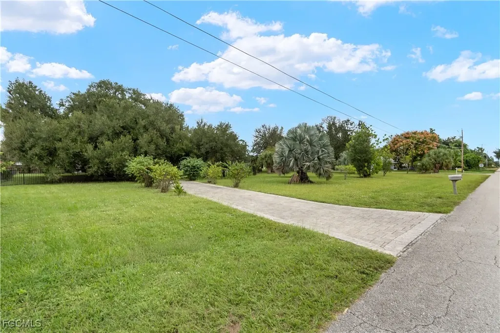 703 Jefferson Avenue Lehigh Acres FL 33936