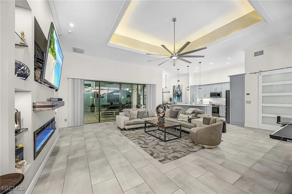 2134 SE 18th Avenue Cape Coral FL 33990