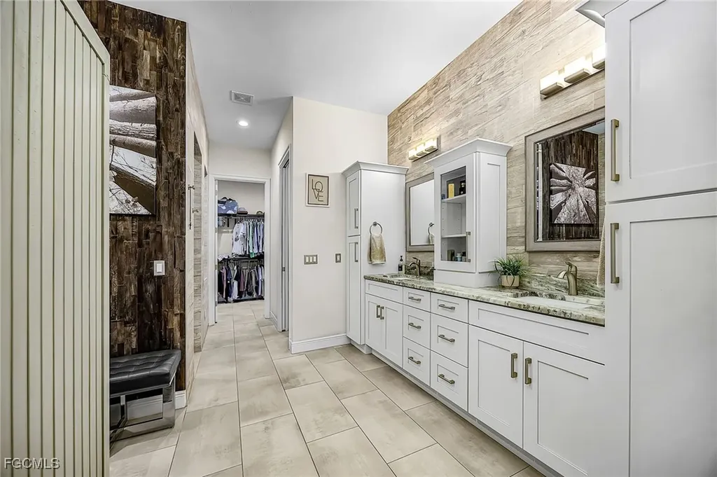 2134 SE 18th Avenue Cape Coral FL 33990