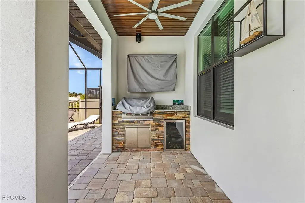 2134 SE 18th Avenue Cape Coral FL 33990
