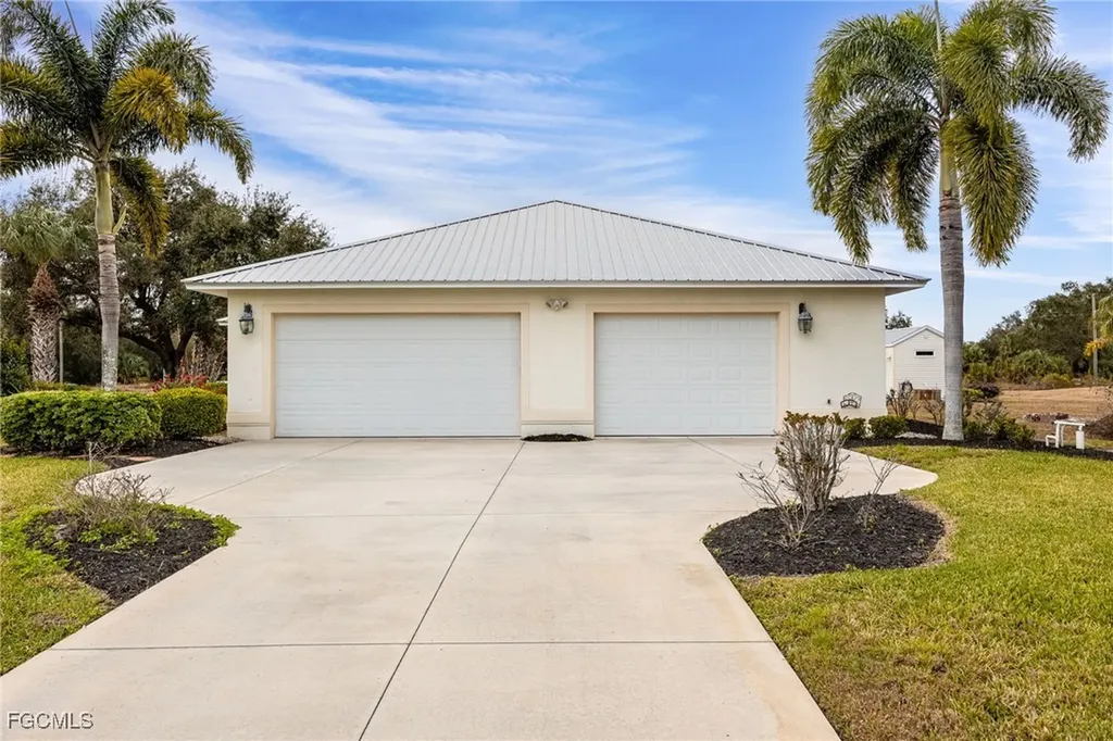 1197 April Avenue Labelle FL 33935
