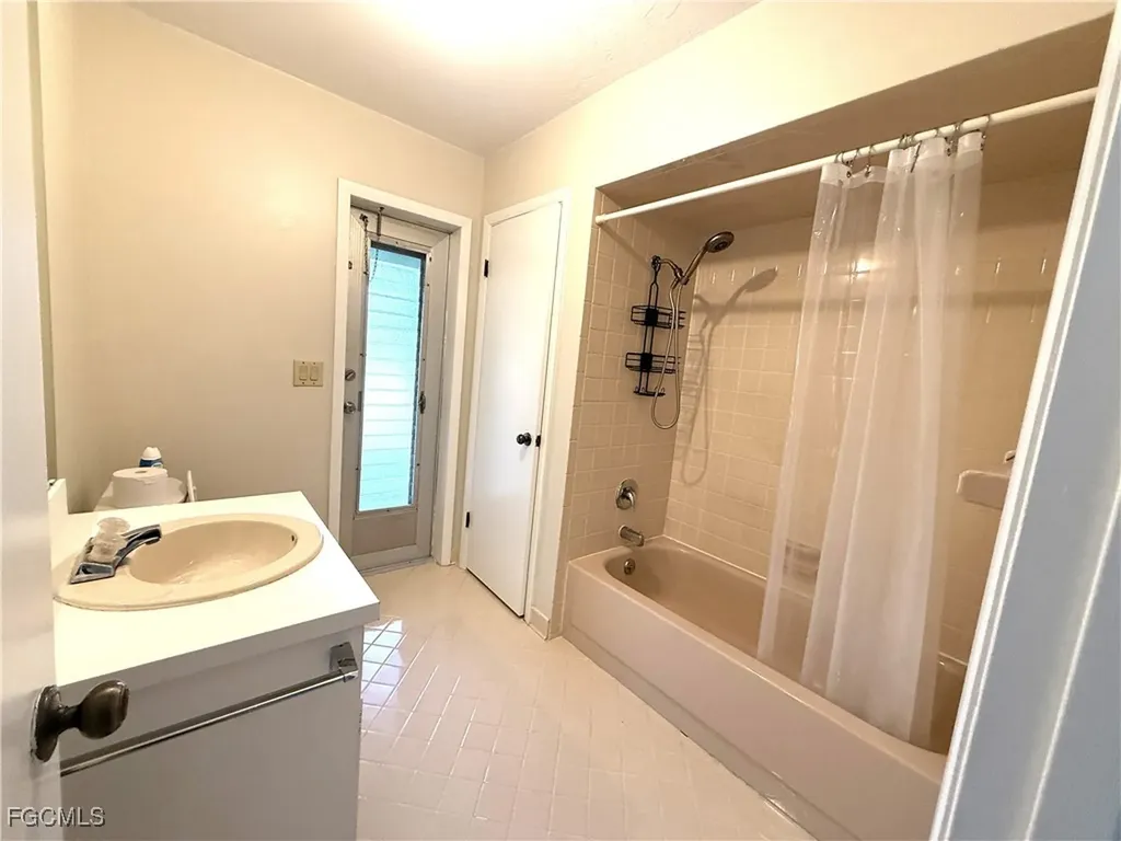 1423 SE 18th Terrace Cape Coral FL 33990