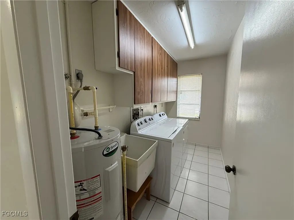 1423 SE 18th Terrace Cape Coral FL 33990