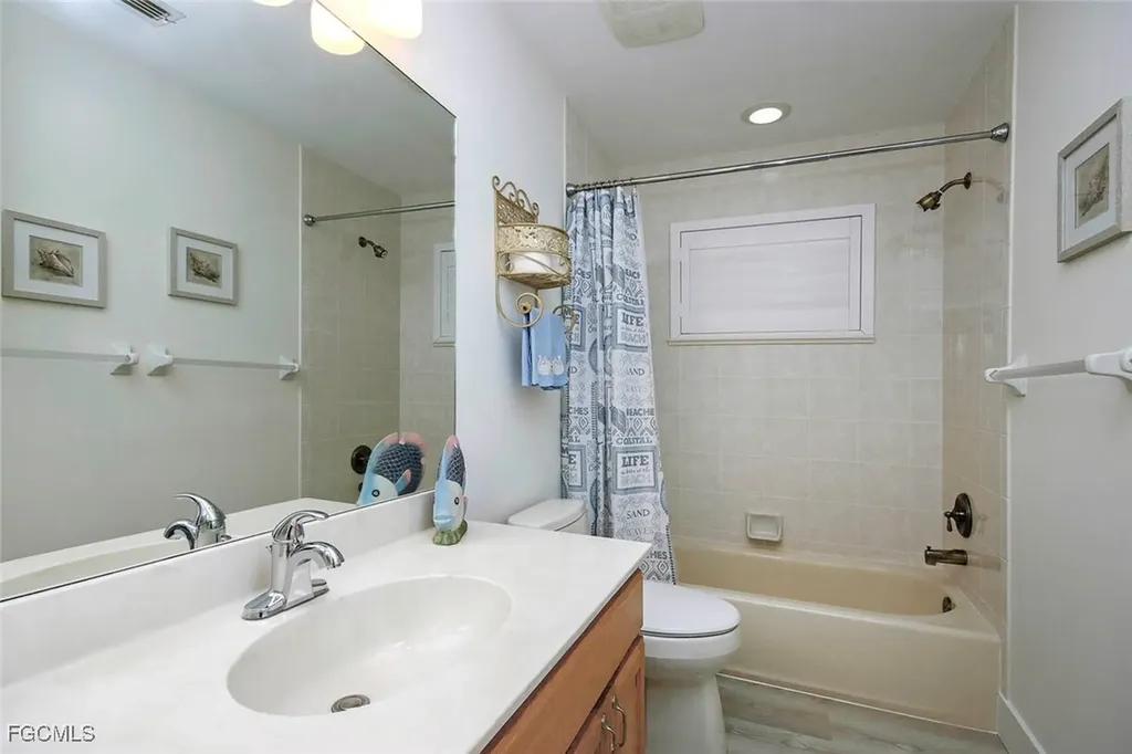 1890 Farm Trail Sanibel FL 33957