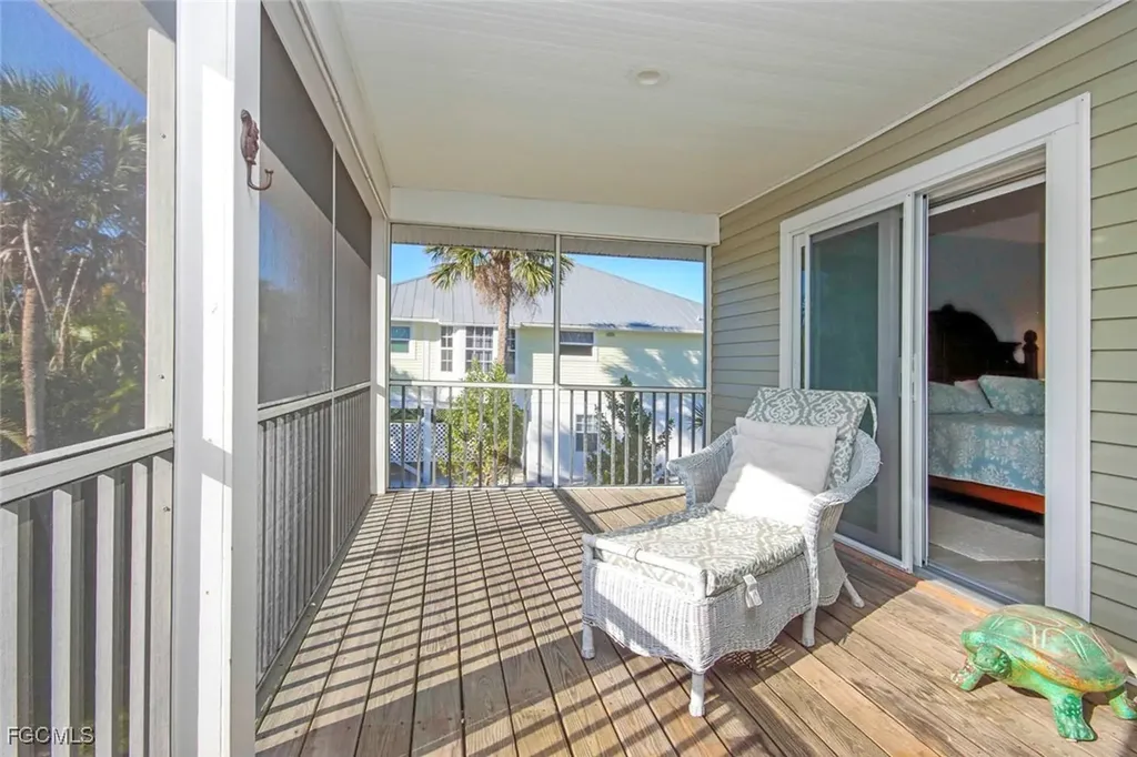 1890 Farm Trail Sanibel FL 33957