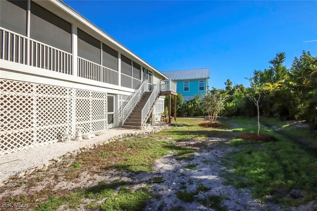 1890 Farm Trail Sanibel FL 33957