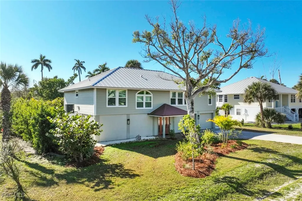 1890 Farm Trail Sanibel FL 33957