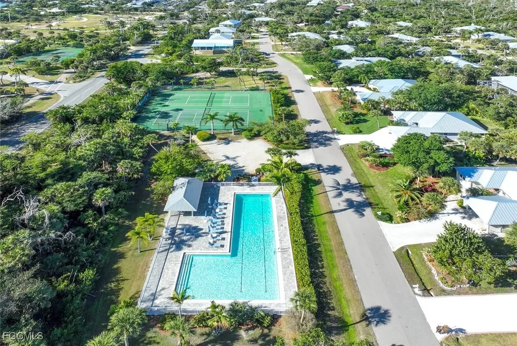 1890 Farm Trail Sanibel FL 33957