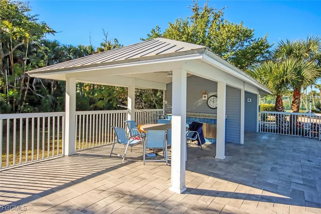 1890 Farm Trail Sanibel FL 33957