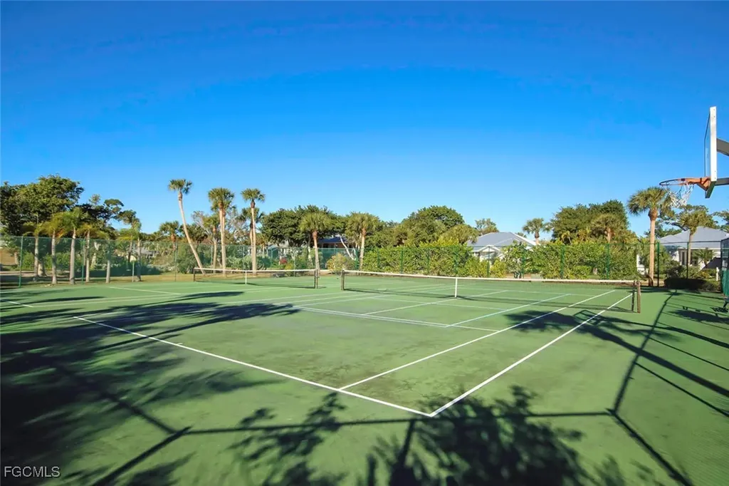 1890 Farm Trail Sanibel FL 33957