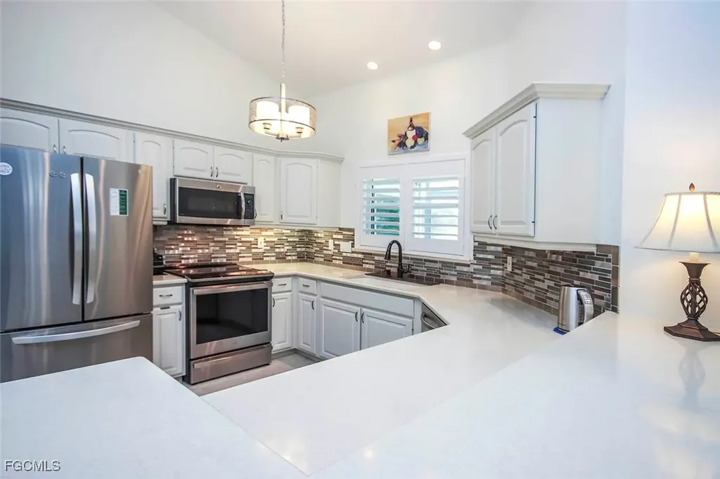 1890 Farm Trail Sanibel FL 33957