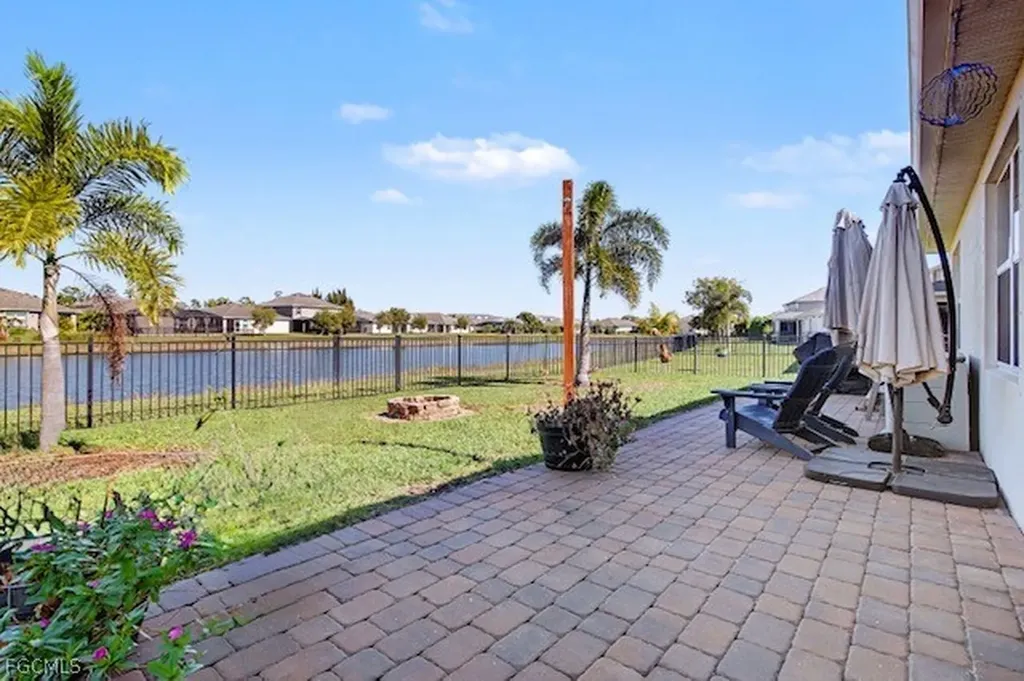 2613 Manzilla Lane Cape Coral FL 33909