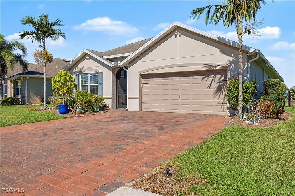 2613 Manzilla Lane Cape Coral FL 33909