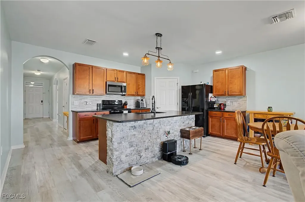 2613 Manzilla Lane Cape Coral FL 33909
