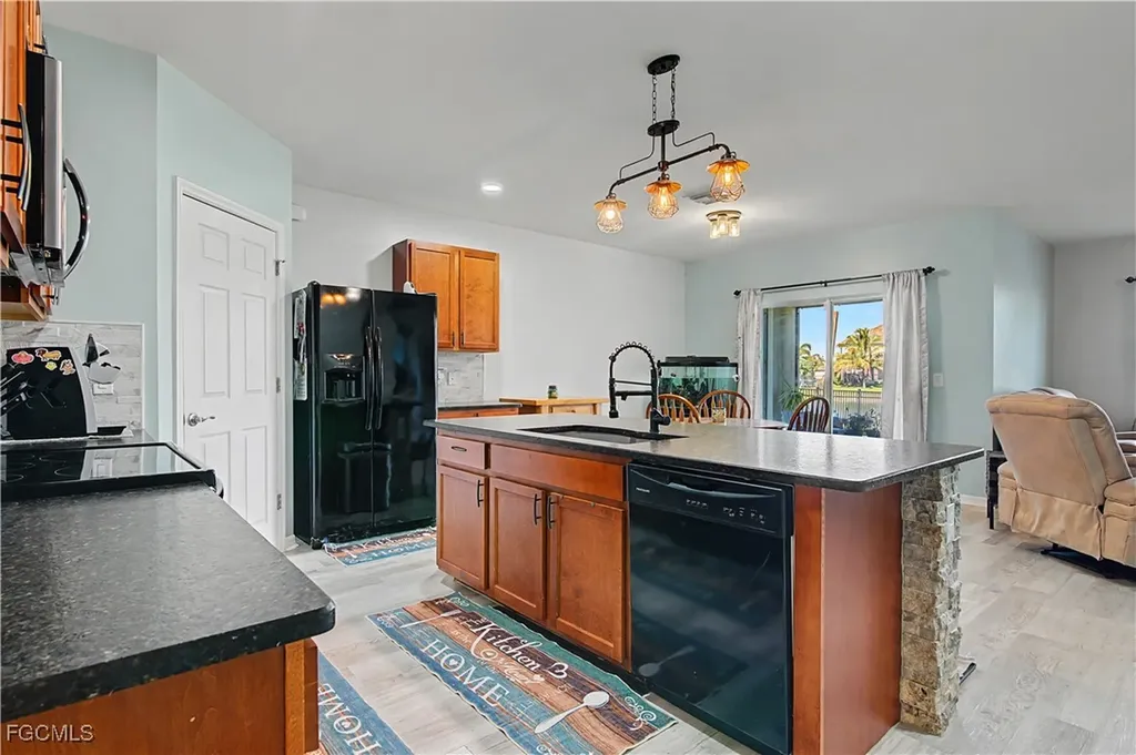 2613 Manzilla Lane Cape Coral FL 33909