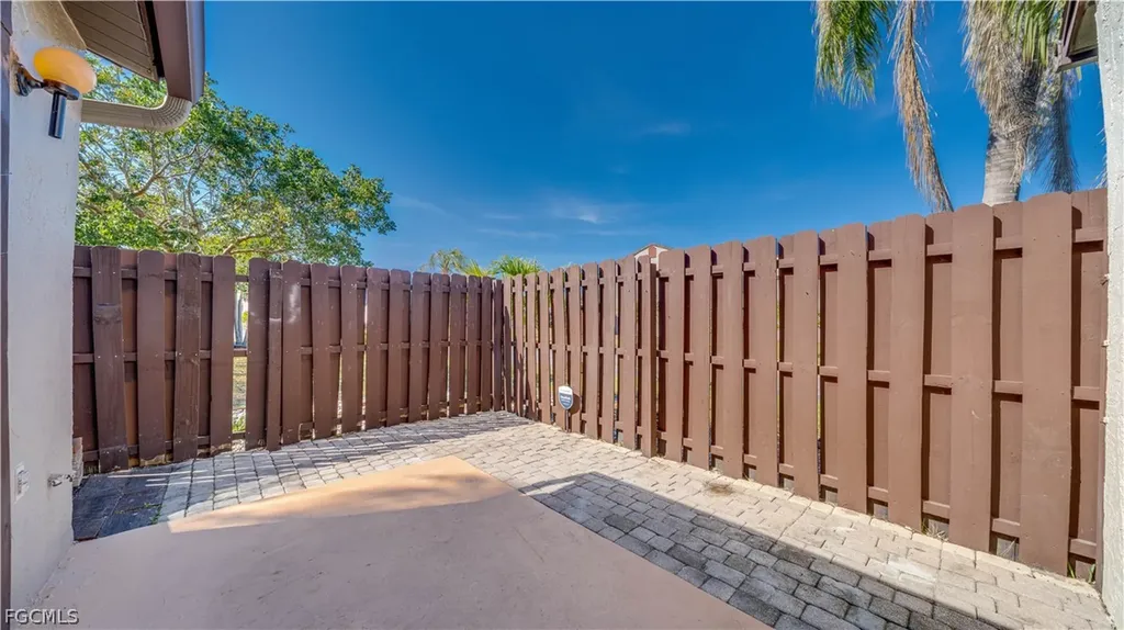 8867 Somerset Boulevard Fort Myers FL 33919