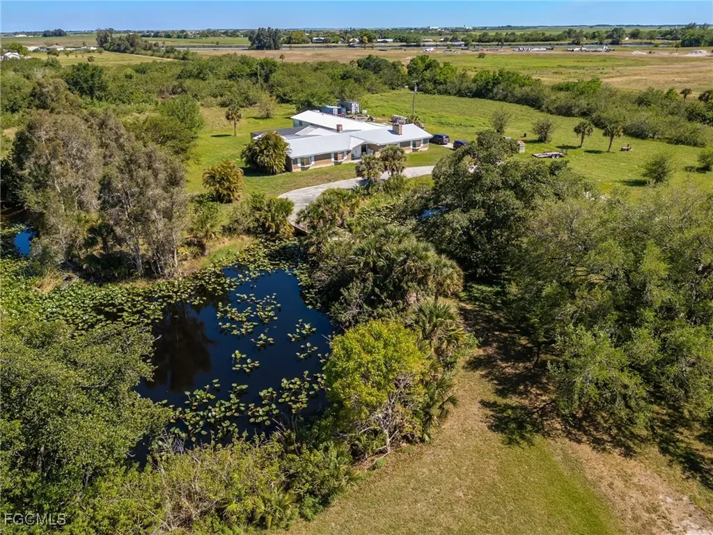 1085 West Avenue Moore Haven FL 33471