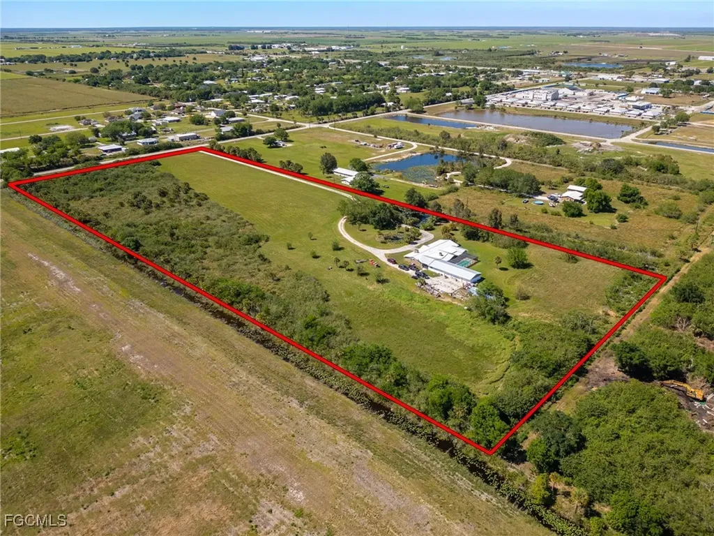 1085 West Avenue Moore Haven FL 33471