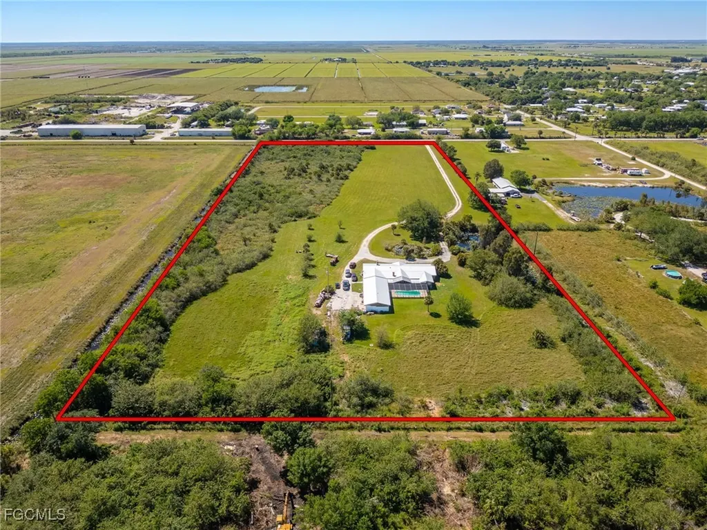 1085 West Avenue Moore Haven FL 33471