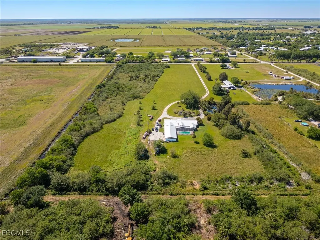 1085 West Avenue Moore Haven FL 33471