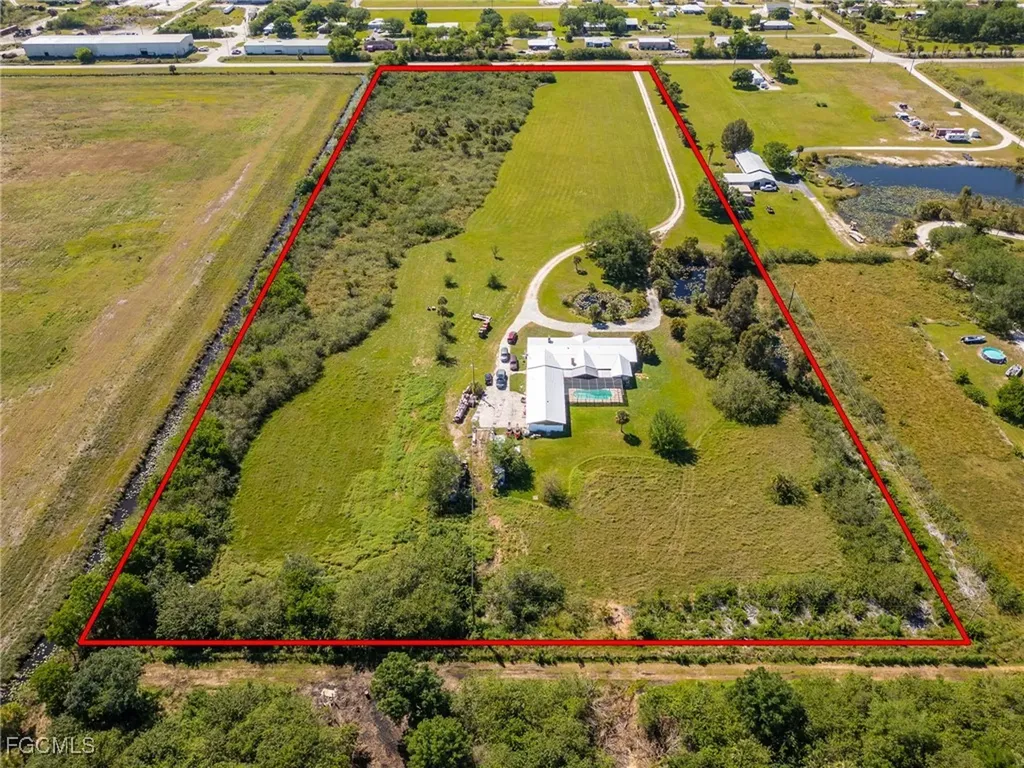 1085 West Avenue Moore Haven FL 33471