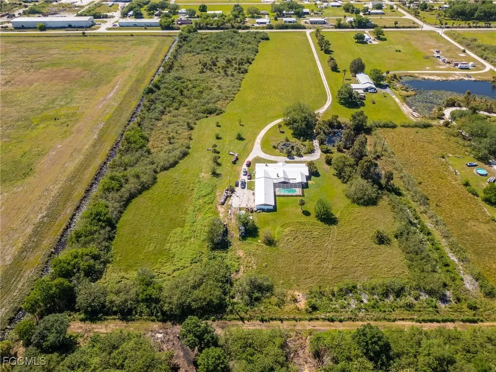 1085 West Avenue Moore Haven FL 33471