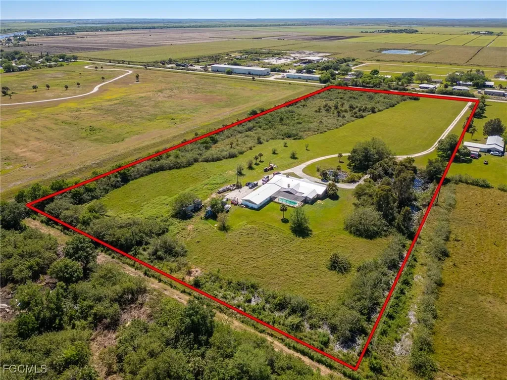 1085 West Avenue Moore Haven FL 33471