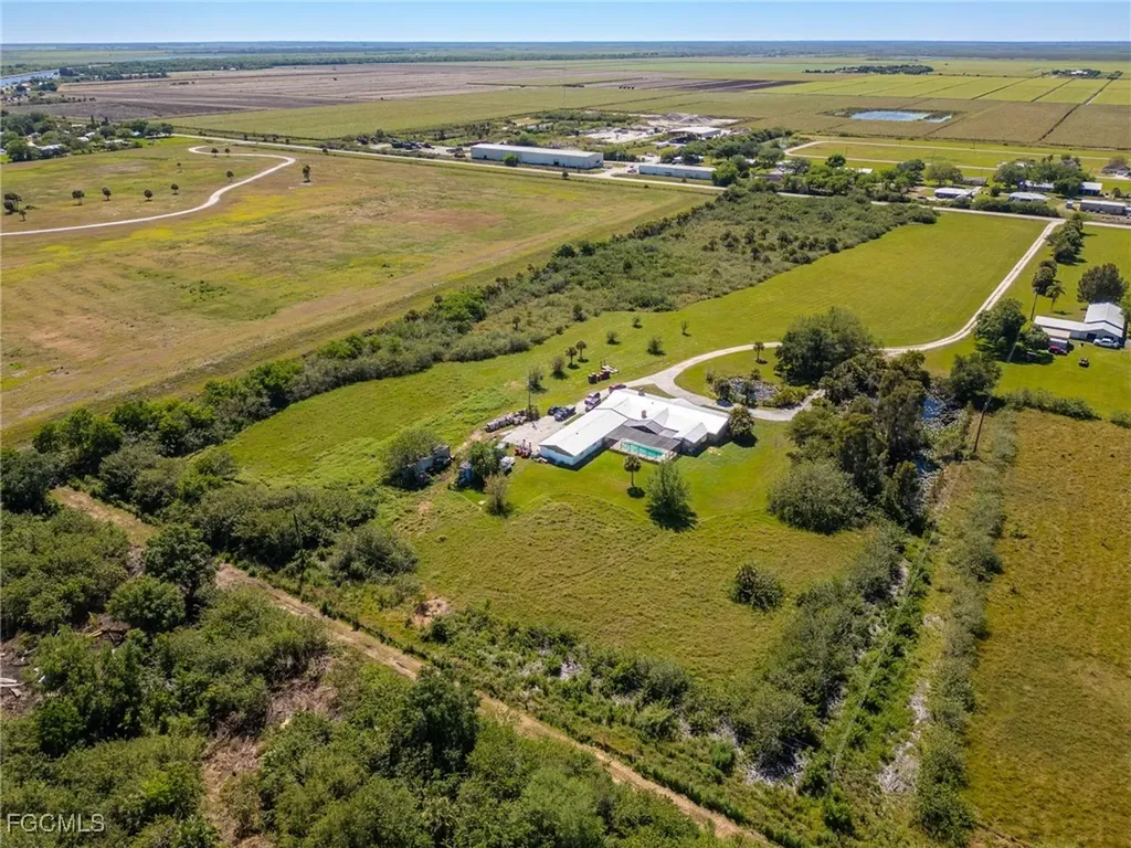 1085 West Avenue Moore Haven FL 33471