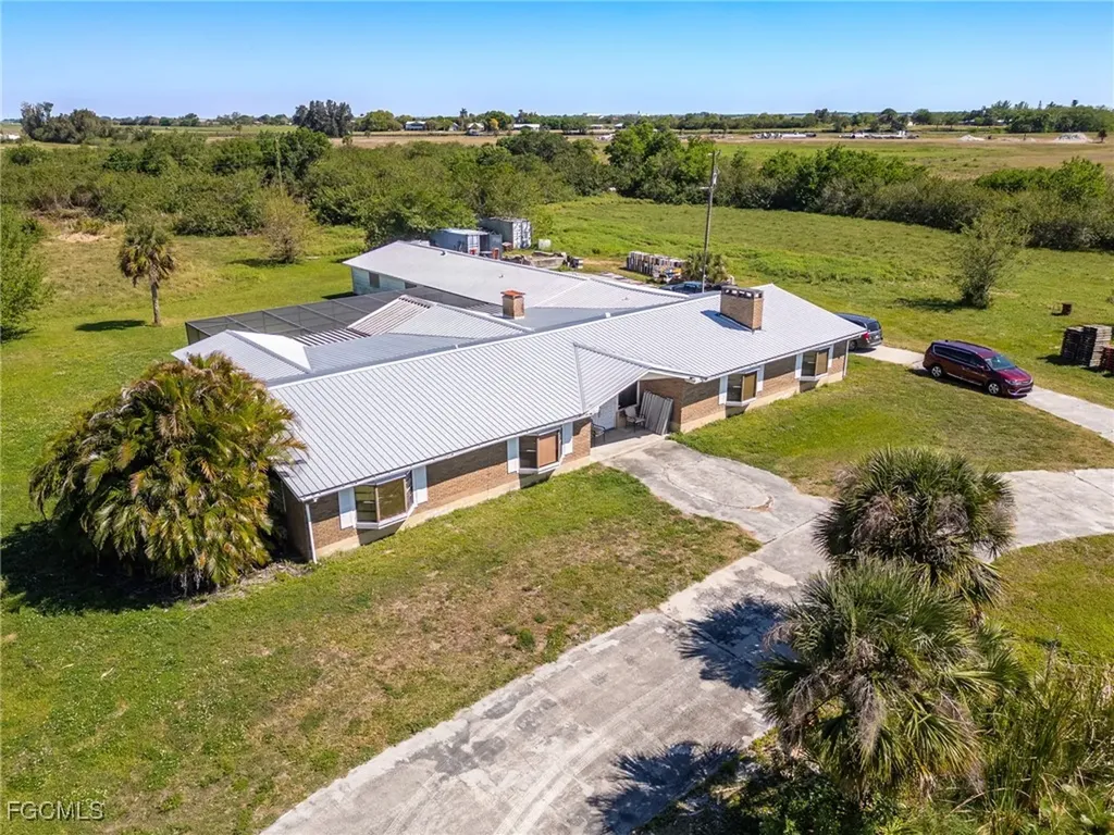 1085 West Avenue Moore Haven FL 33471