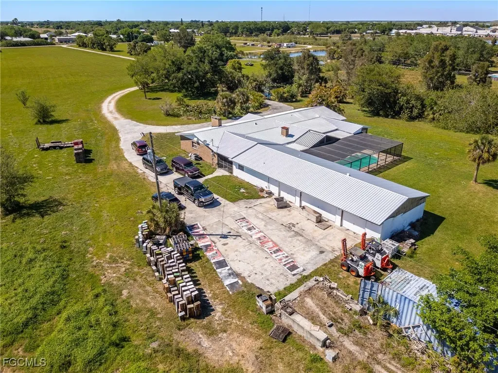 1085 West Avenue Moore Haven FL 33471