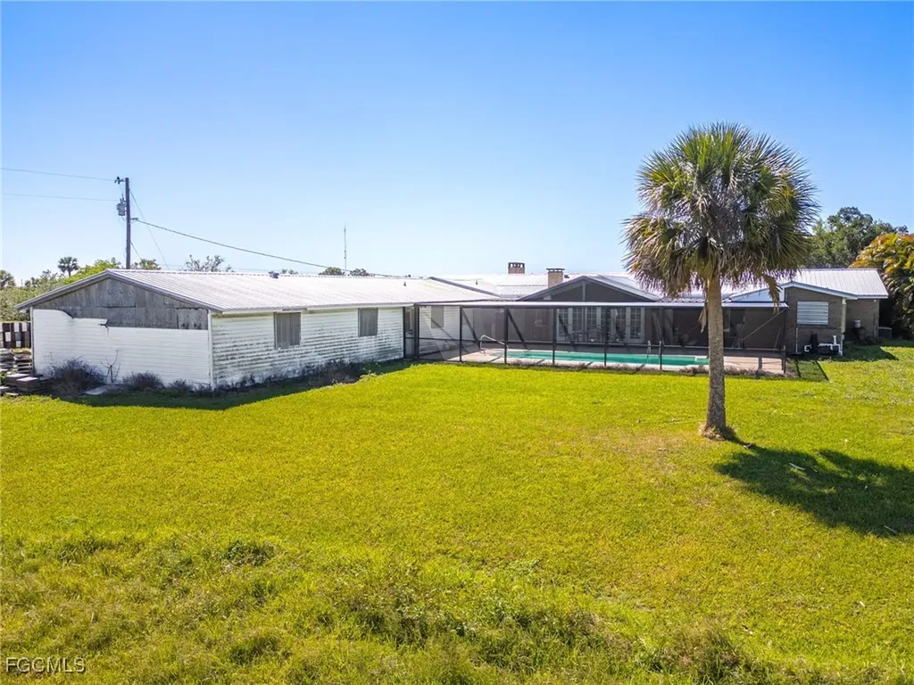 1085 West Avenue Moore Haven FL 33471