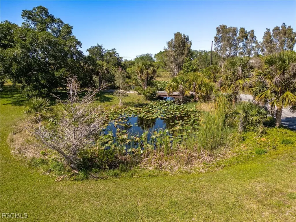 1085 West Avenue Moore Haven FL 33471