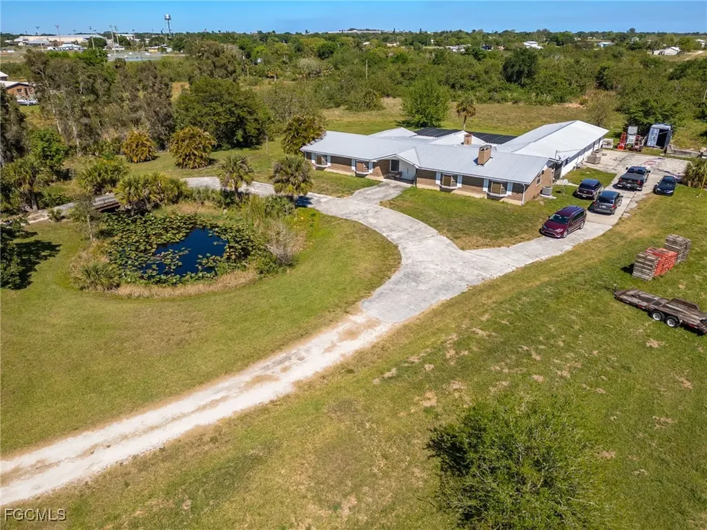 1085 West Avenue Moore Haven FL 33471