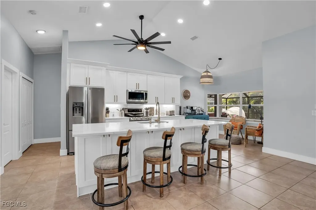 2724 Cape Coral Parkway W Cape Coral FL 33914